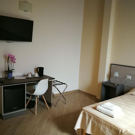 La Formica Hotel Civitavecchia Bagian luar foto