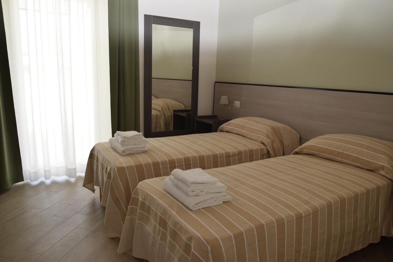 La Formica Hotel Civitavecchia Bagian luar foto