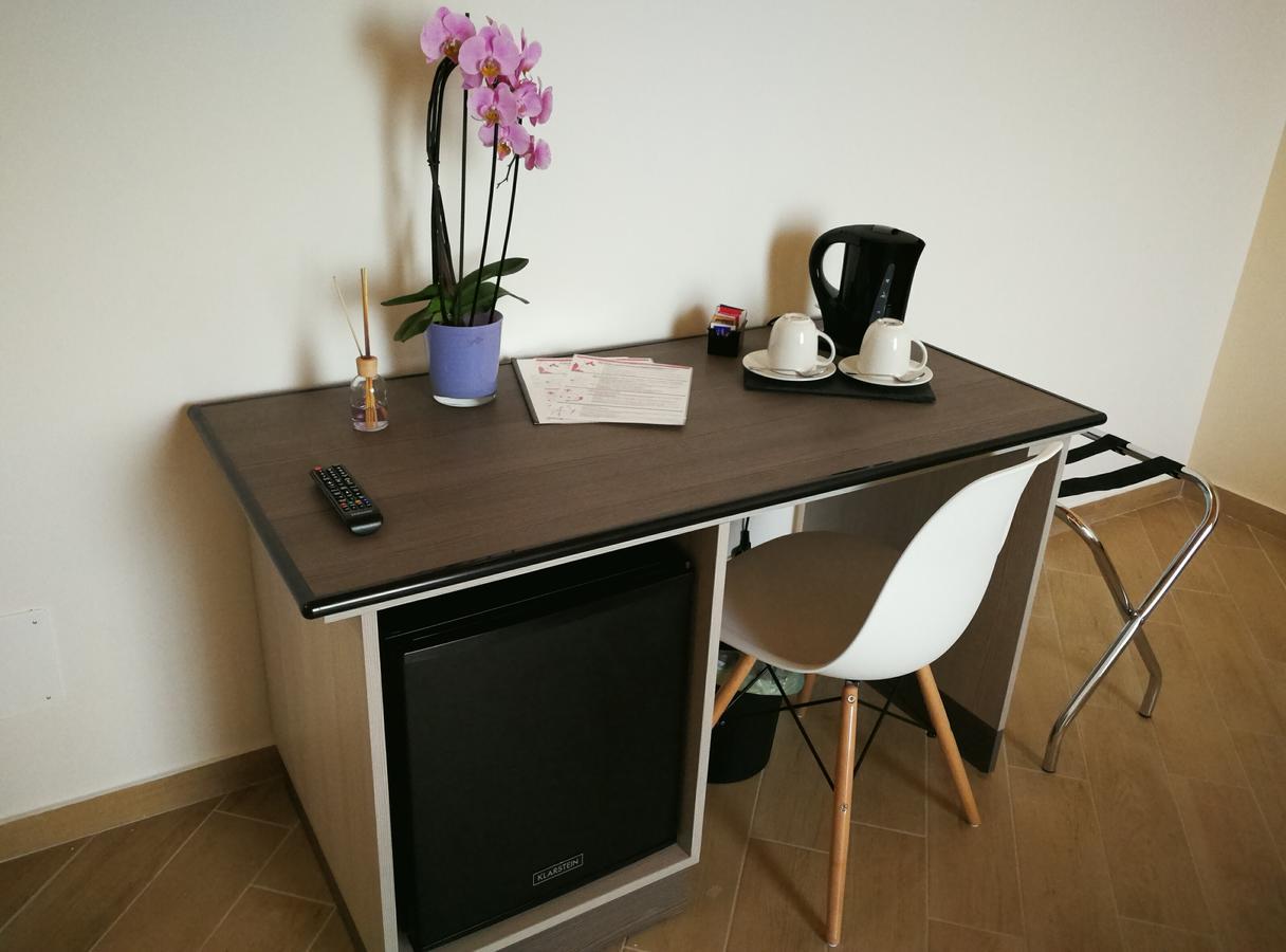 La Formica Hotel Civitavecchia Bagian luar foto