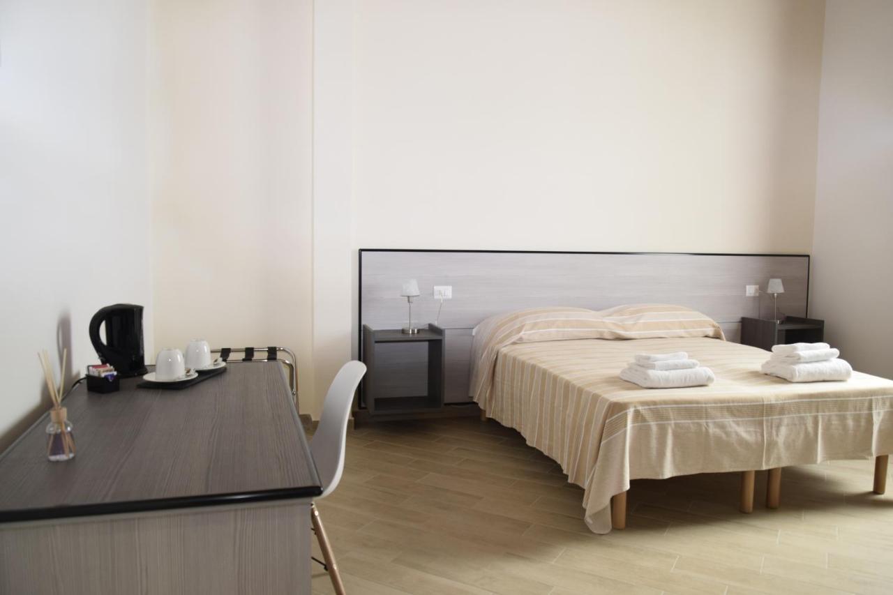 La Formica Hotel Civitavecchia Bagian luar foto